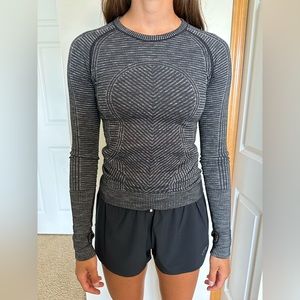 Lululemon black and grey long sleeve